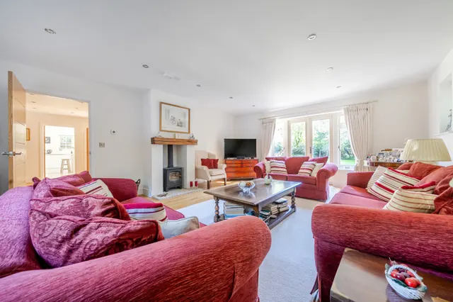 Photo 3 — Woodlea Way, Romsey, SO51