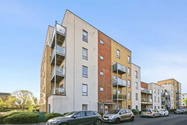 Taywood Road, Northolt, UB5, photo 1