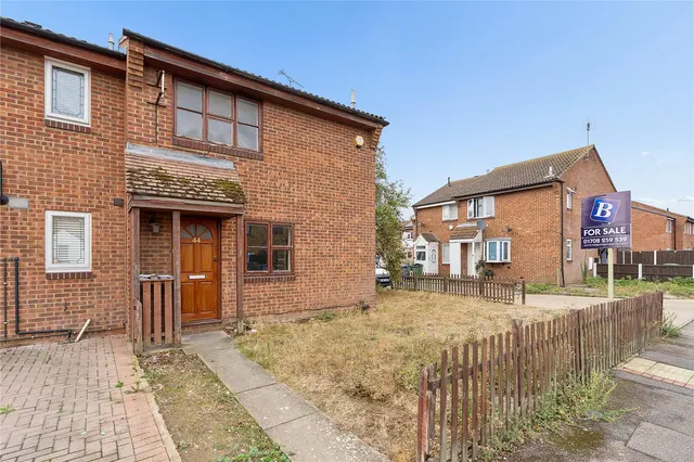 Kipling Avenue, Tilbury, RM18, photo 1