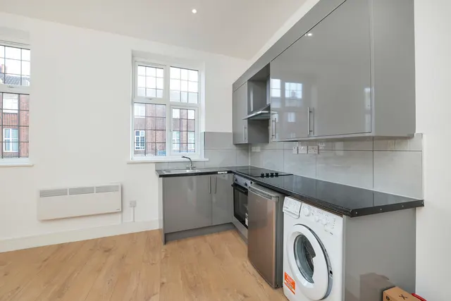 High Street, Ruislip Fees Apply, HA4, photo 1