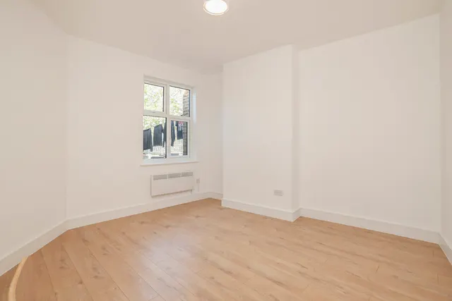 High Street, Ruislip Fees Apply, HA4, photo 3