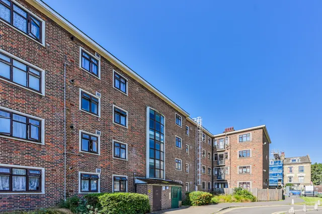 27 Haden Court, Lennox Road, London, photo 1