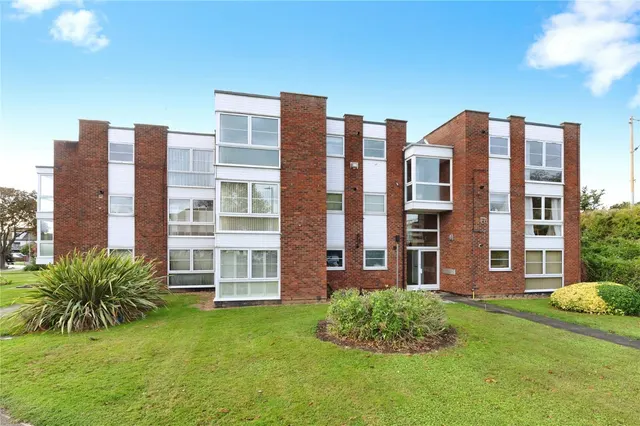 Thorpe Hall Avenue, Southend-on-Sea, Essex, SS1, photo 1