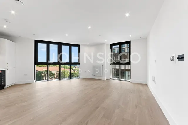 Rewood Tower, Twelve Trees Park, E16, photo 1