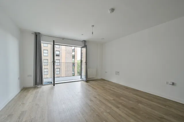 Flat 122, Thurlows Court, Watford, photo 1