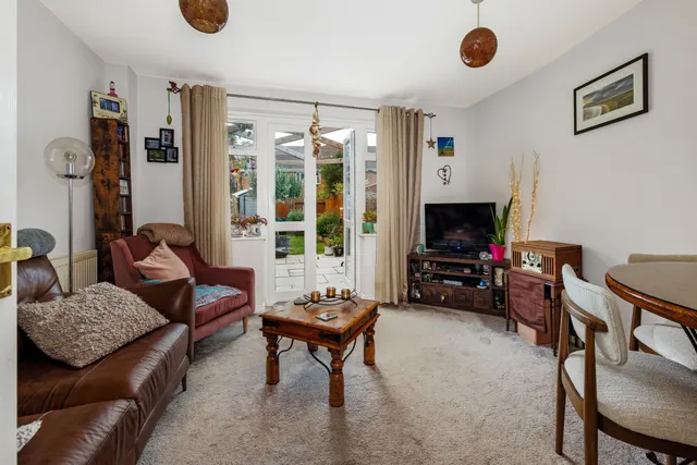 Parolles Close, Heathcote, CV34, photo 3