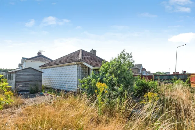 Photo 2 — Cricklade Road, Swindon