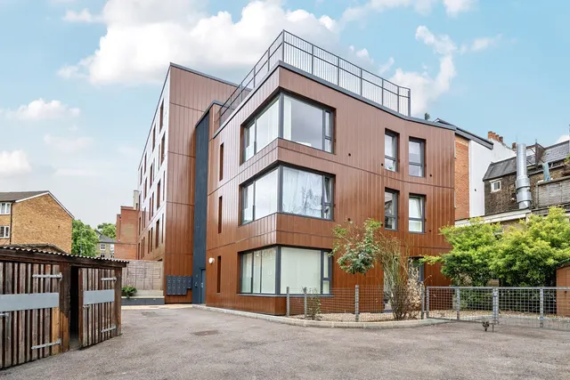 New Cross Road, SE14, photo 1