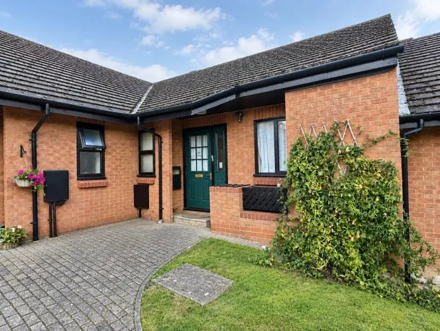 Broadway Avenue, Giffard Park, Milton Keynes, Buckinghamshire, MK14 5QJ, photo 1