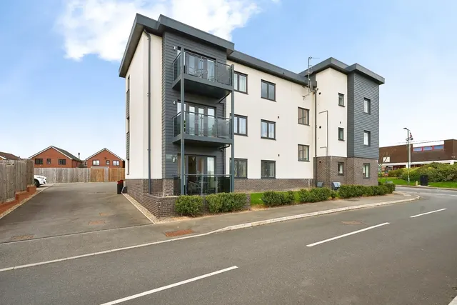 Photo 2 — Leasowe Road, WALSALL, West Midlands, WS9