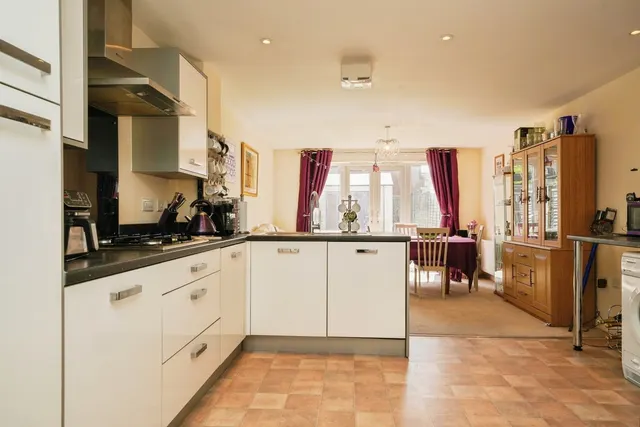 Photo 2 — Cardinal Drive, Tuffley, Gloucester, Gloucestershire, GL4