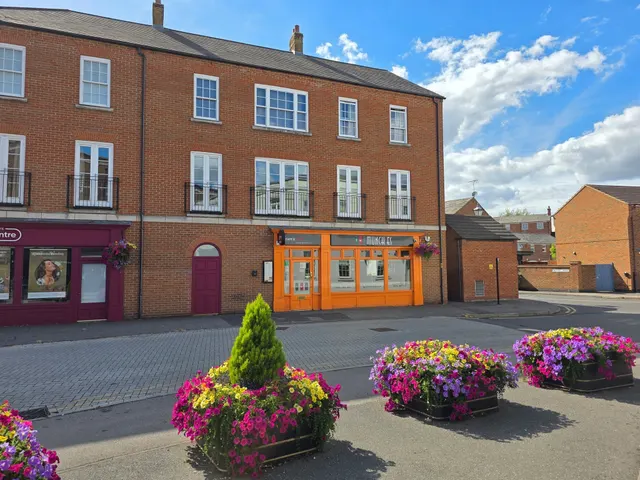 Hampden Square, Aylesbury, photo 1