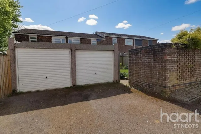 Queens Gardens, Eaton Socon, PE19, photo 2