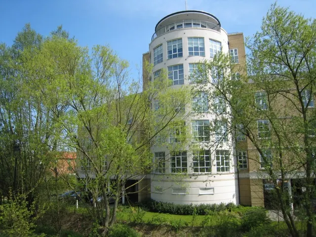 Rotary Way, North Station, CO3, photo 1
