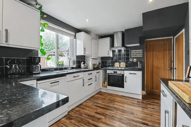 Meadow Road, South Littleton, WR11, photo 2