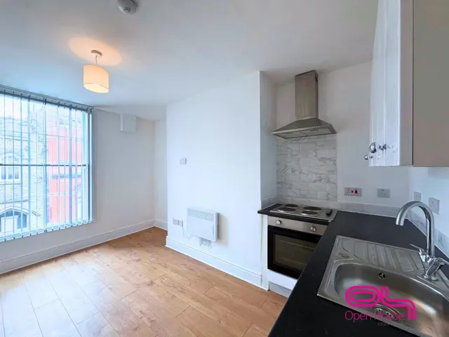 St. Georges Road, Bolton, BL1, photo 1