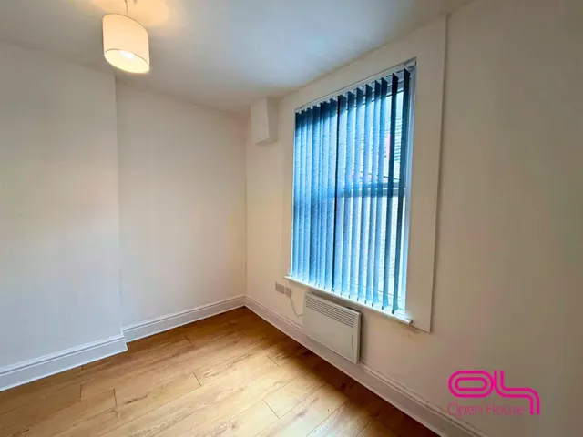 St. Georges Road, Bolton, BL1, photo 3