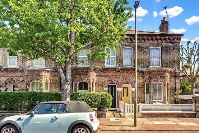 Grayshott Road, London, SW11, photo 1