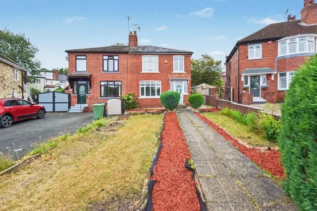 Stanningley Road, Leeds, LS12, photo 1