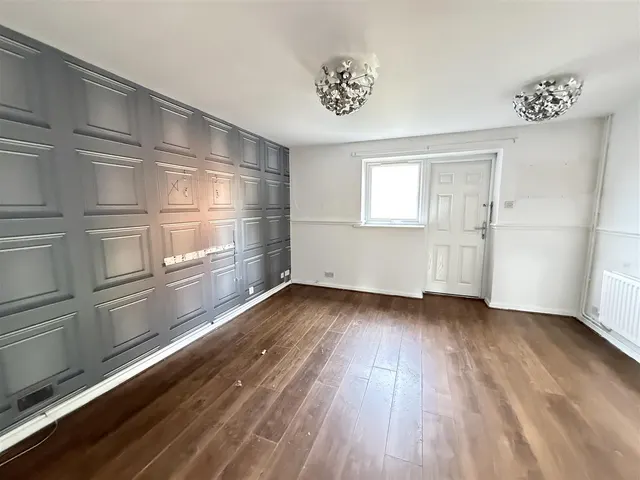 Anthony Close, West Gorton, M12, photo 2