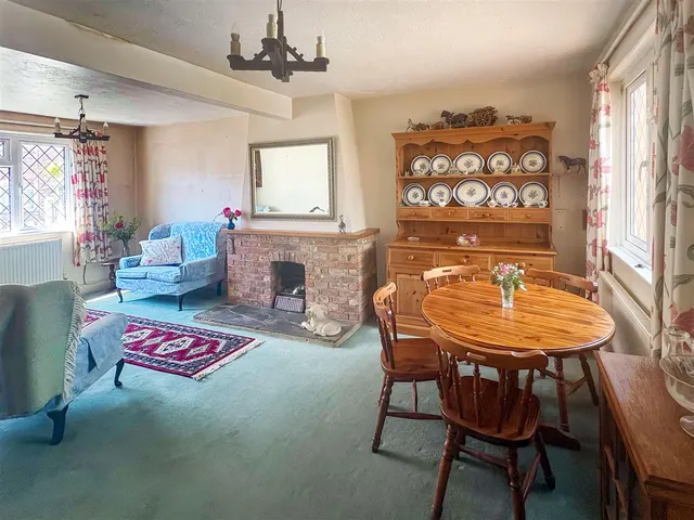 Wallace Road, Rustington, photo 2