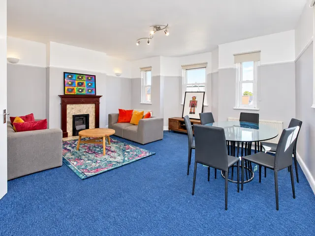 Ashbourne Avenue, London, NW11, photo 1