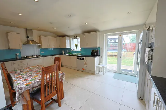 Bransgrove Road, Edgware, HA8, photo 2