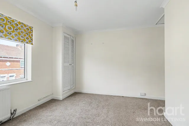 Ferndale Road, SN2, photo 2