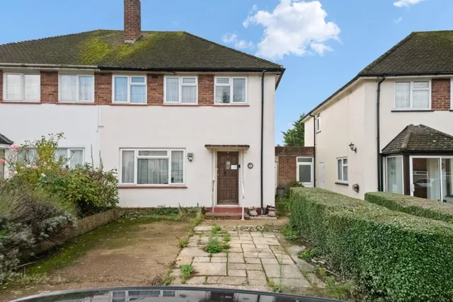 Regent Avenue, Uxbridge, UB10, photo 1