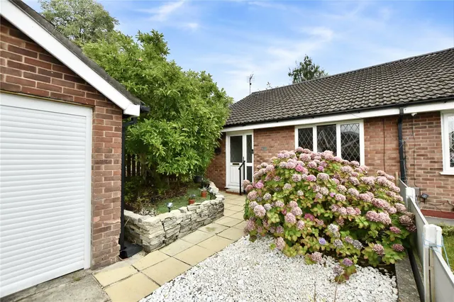 Cherwell Close, Oldham, OL8, photo 2