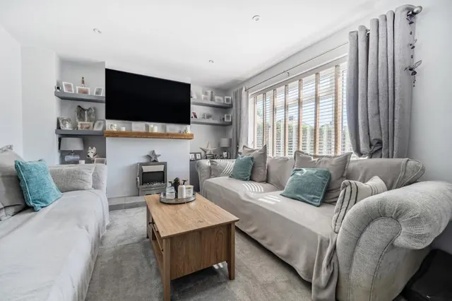 Keepers Farm Close, Windsor, SL4, photo 2