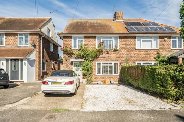 Keepers Farm Close, Windsor, SL4, photo 1