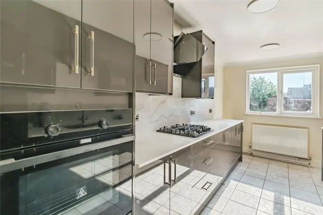 College Road, Southwater, RH13, photo 3