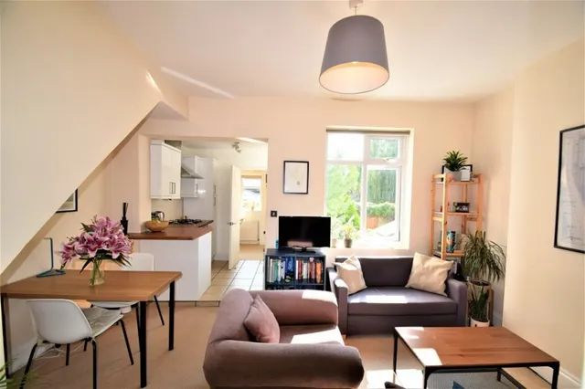 Coombe Road, Chiswick, photo 1