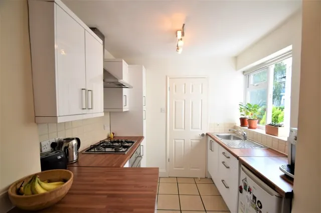 Coombe Road, Chiswick, photo 3