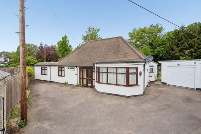 Rickmansworth Road, Pinner, HA5, photo 1