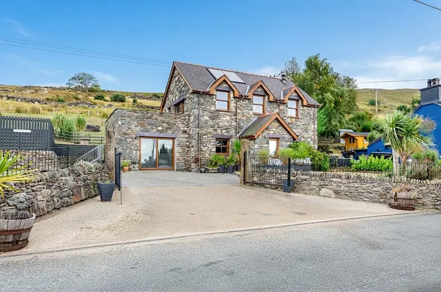 Gallt Y Foel, Caernarfon, LL55, photo 1