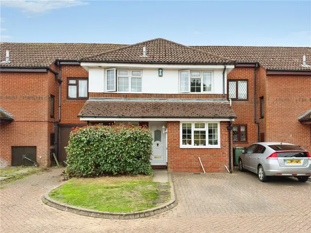 Nelson Close, Romsey, SO51, photo 1