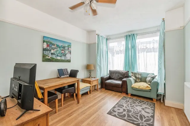 Photo 3 — Westborough Road, WESTCLIFF-ON-SEA, Essex, SS0