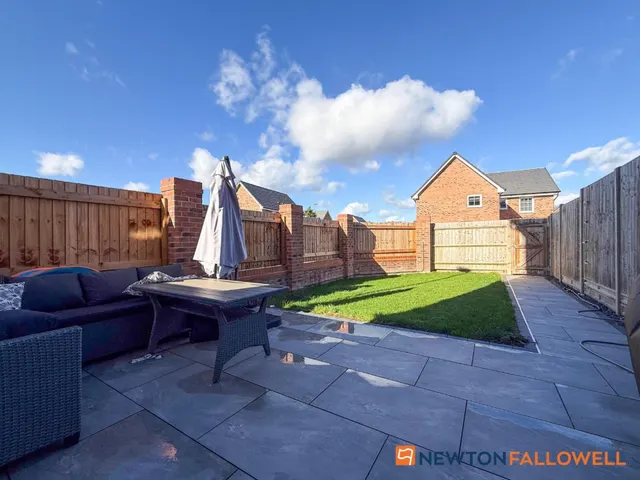 Digby Avenue, Fernwood, NG24, photo 3