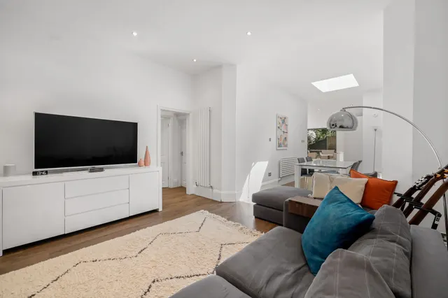 Anson Road, London, NW2, photo 3