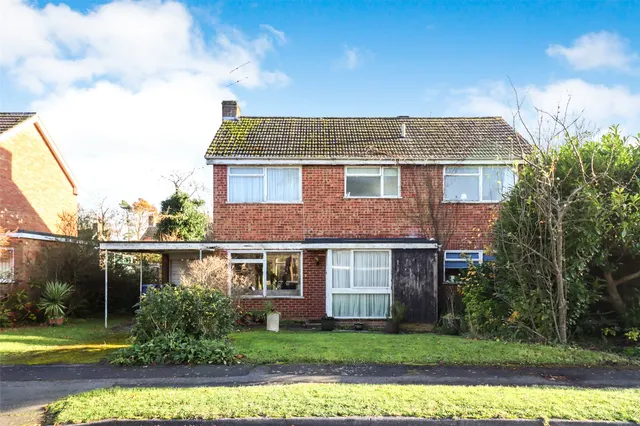 Dinorben Avenue, Fleet, Hampshire, GU52 7SQ, photo 1