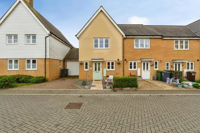 Peregrine Grove, Wymondham, NR18, photo 1