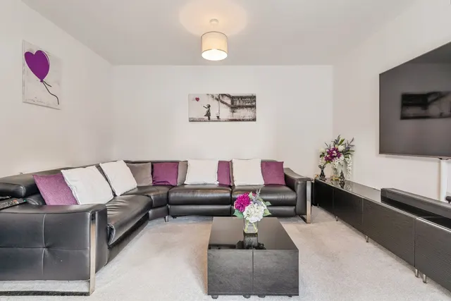 Apple Tree Close, Norton Fitzwarren, TA2, photo 3