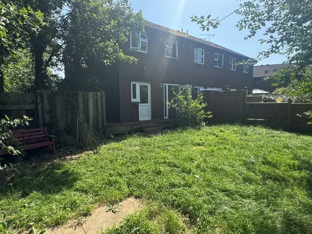 Withey Meadows, Hookwood, RH6, photo 2