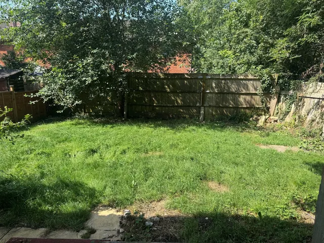 Withey Meadows, Hookwood, RH6, photo 3