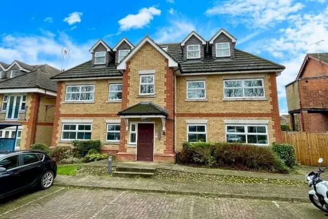 Cody Court, Farnborough, GU14, photo 1