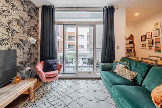 Cornell Square, Nine Elms, SW8, photo 1