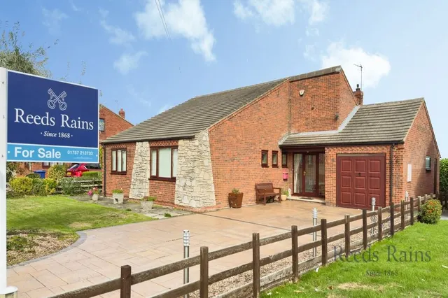 Doncaster Road, Whitley, DN14, photo 1