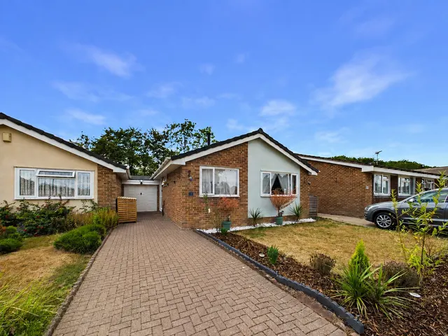 Beech Close, Stokenchurch, HP14, photo 1